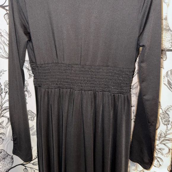 Chic Black Long Sleeve Dress - Picture 1 of 6